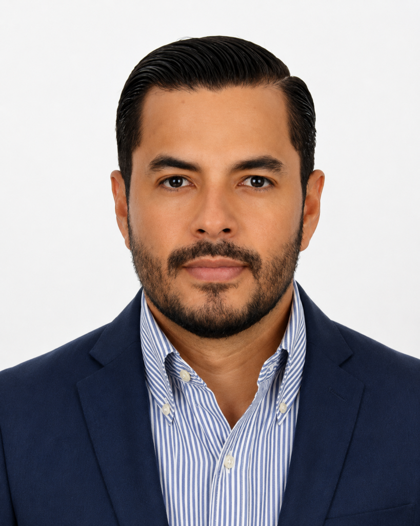 Lcd. Diego Armando Cedeño